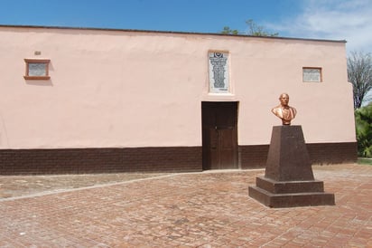 Monumento Nacional.  El monumento construido en la Cueva del Tabaco se inauguró el 21 de marzo de 1972. (MARY VÁZQUEZ)