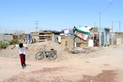 Vulnerables. Entre los grupos con mayor riesgo está la gente que vive hacinadas o en insalubridad. (EL SIGLO DE TORREÓN)