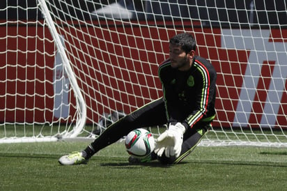 José de Jesús Corona será el portero titular en el partido de hoy ante la selección de Ecuador. (Jam Media)