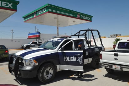 Reacción. Elementos de la Policía Municipal acudieron al llamado de auxilio, pero no lograron atrapar a los delincuentes.