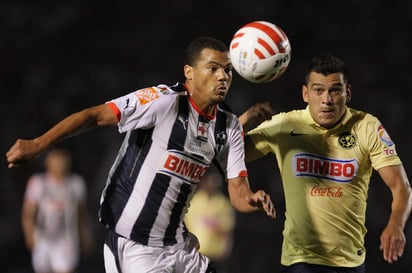 Águilas del América consiguió un buen empate a un gol en su vista a Rayados de Monterrey. (Jam Media)