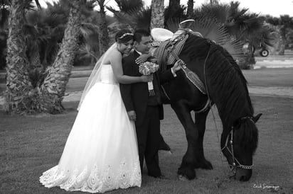 Adriana Lara Trujillo y Mario Enrique Limón Puente.- Erick Sotomayor Fotografía
