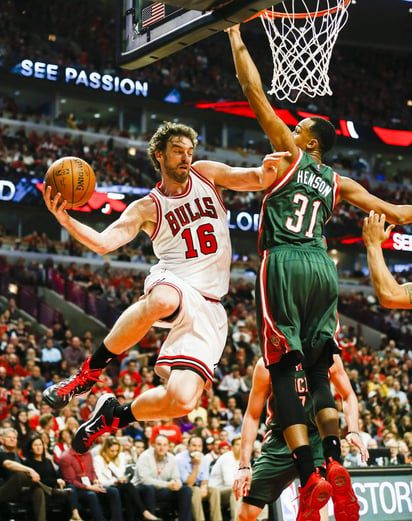 Chicago se llevó el segundo de la serie ante Milwaukee, el español Paul Gasol contribuyó con 11 puntos y 16 rebotes. Toros de Chicago, con buena ventaja