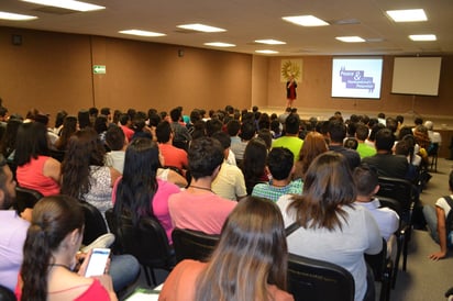 Ponencias. Jóvenes presentan sus trabajos en el Congreso de Investigación Cieslag 2015. (EDITH GONZÁLEZ)