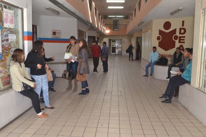 Estudios. Con esta jornada se pretende que las personas que no saben leer ni escribir tengan acercamiento con la educación. (EL SIGLO DE TORREÓN)