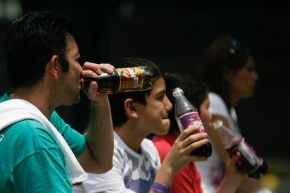 Problema. El consumo de refrescos y bebidas azucaradas incide directamente en los altos índices de obesidad nacional.