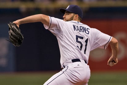 El abridor de los Rays de Tamba Bay, Nathan Karns, tuvo una buena labor monticular, lo que le permitió llevarse la victoria ante los Rangers.