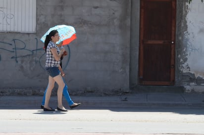 Cuidado. Secretaría de Salud exhorta a no exponerse al Sol para evitar contraer cáncer de piel. (ARCHIVO)