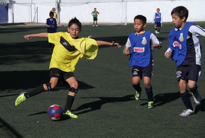 Intensidad y emociones en la cancha se tendrán en las finales para seguir avanzando en la competencia. (Archivo)