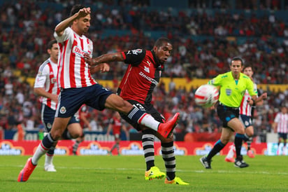 Una edición más del Clásico Tapatío se vivirá hoy cuando Chivas reciba al Atlas a las 21:00 horas en el Estadio Omnilife. (Jam Media)