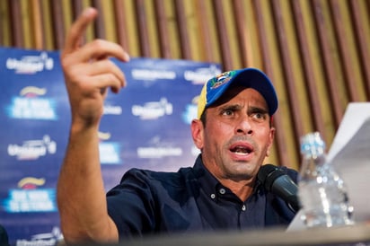 Capriles instó al Ejecutivo a investigar las acusaciones difundidas por la prensa. (ARCHIVO)