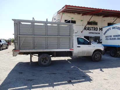 Transporte. Se transportaba una res muerta con la intención de comercializar su carne. (MARY VÁZQUEZ)