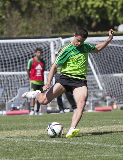 Javier Hernández fue llamado por Miguel Herrera para participar en el certamen a desarrollarse el 7 al 26 de julio próximo en los Estados Unidos. (ARCHIVO)