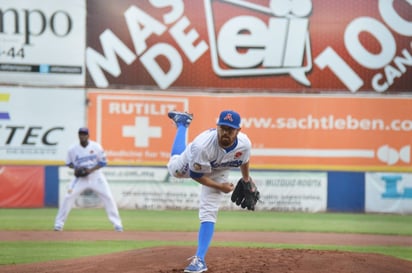 El lanzador estelar de los Acereros de Monclova, Josh Lowey, maniató la ofensiva de Vaqueros Laguna durante siete entradas y se agenció su séptima victoria de la temporada. (Cortesía)