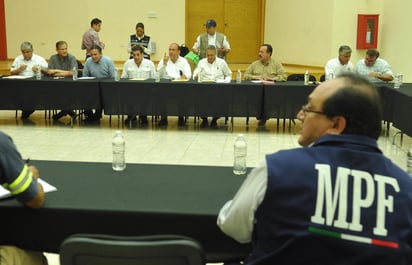 El presidente municipal de Ciudad Acuña, Evaristo Lenin Pérez Rivera dio a conocer que actualmente se trabaja en el proceso de limpieza de los sectores de Altos de Santa Teresa y Santa Rosa, los más afectados por el fenómeno meteorológico.