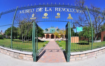 Cita. La charla tendrá lugar a las 8:00 de la noche en el Museo de la Revolución.