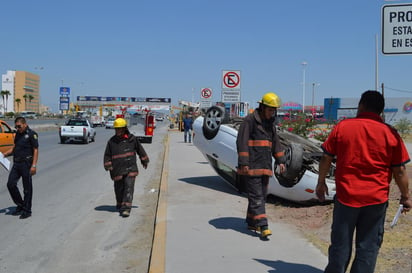 Fue alrededor de las 11:00 horas de hoy viernes que se reportó un aparatoso accidente en el periférico Raúl López Sánchez de Torreón, a la altura de la Feria y en dirección a Gómez Palacio.