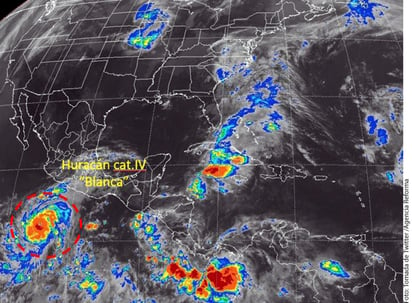 Riesgos. 'Blanca' podría traer lluvias y vientos de gran magnitud al Pacífico mexicano, que está en alerta.