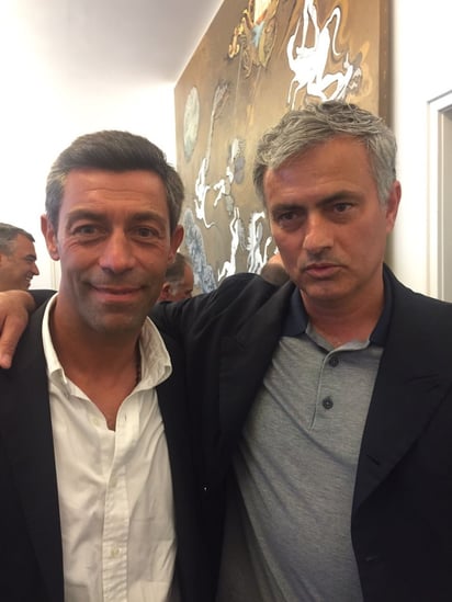 Pedro Caixinha saludó a su paisano Mourinho en Portugal. (Especial)