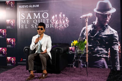 El ex integrante de Camila, Samo, sacó a la venta el material discográfico Me quito el sombrero con el que logró fusionar dichos propósitos, algo que comentó en entrevista exclusiva con El Siglo de Torreón. (ARCHIVO)