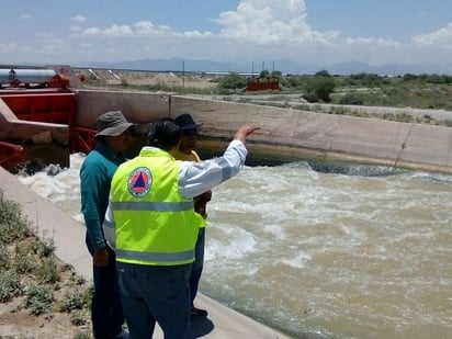 Búsqueda. Se intensifica la búsqueda del joven ahogado en el canal del Sacramento en Gómez Palacio.