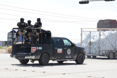 El hecho se registró aproximadamente a las 17:35 horas y en el lugar perdió la vida el agente Rolando Ríos González, quien presentó tres impactos de arma de fuego.