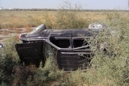 Volcadura. El conductor trató de esquivar el cuerpo de la persona que horas antes había sido atropellada.