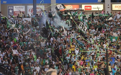 Una gran entrada se registró en el estadio de Frisco para apoyar a ambos equipos, aunque mayoría azulcrema.  (Foto de Ramón Sotomayor)