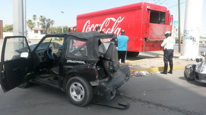 Daños. El Tracker quedó muy dañado del frente, así como de la parte trasera.