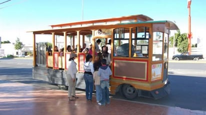 Atractivos. Han obtenido buena respuesta los paseos en tranvía por la ciudad de Gómez Palacio. (CORTESÍA)