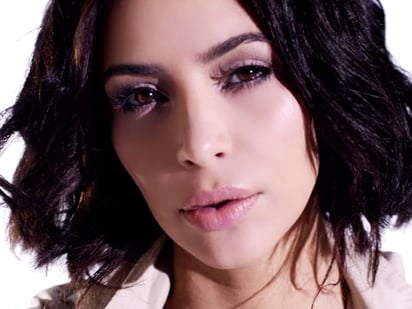 Kim Kardashian interpretó un comercial que ha sido objeto de críticas. (YOUTUBE)