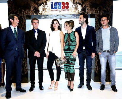 Elenco. Los actores Lou Diamond, Antonio Banderas, Cote de Pablo, Kate del Castillo, Rodrigo Santoro y Mario Casas durante la premier del filme en Chile.