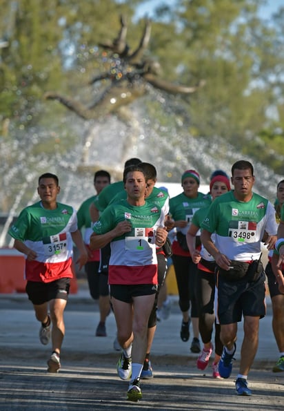 Corre. El presidente participó en la carrera del Estado Mayor Presidencial.