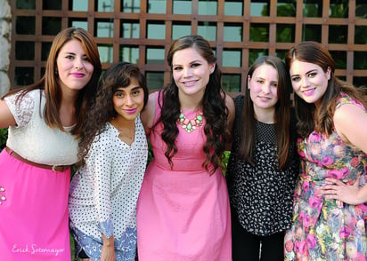 Isabel Salas, Yazmín Adame, Laura Iveth, Ilse Armendáriz y Verónica Díaz de Zarzar.