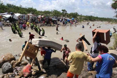 Se llevan sus pertenencias. Cientos de colombianos fueron expulsados del territorio venezolano. 