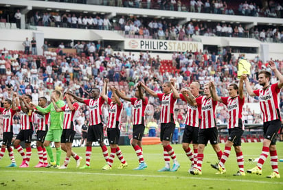 Guardado participó en la victoria del PSV. (EFE)