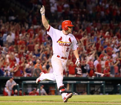 Brandon Moss disparó un jonrón de tres carreras en la parte baja del noveno inning. Los Cardenales siguen enrachados