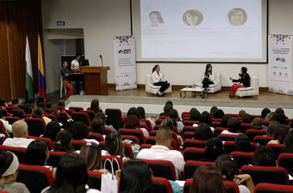 El encuentro, liderado por la organización internacional Mujeres, Emprendimiento y Tecnología (MET) Community, sirvió de inspiración para 350 emprendedoras y les permitió conocer las perspectivas de líderes y detectar oportunidades de negocio. (EFE)