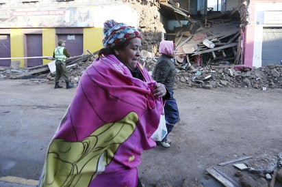 De acuerdo con el más reciente reporte, el fuerte sismo dejó 13 mil 393 damnificados, la mayoría de ellos en el puerto de Coquimbo (cuatro mil 028 personas), seguido de Illapel (dos mil 200), Los Vilos (dos mil) y Ovalle (mil 680).