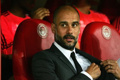 El futuro de Guardiola después de junio de 2016 es incierto y se dice que partirá a la Premier League inglesa, para dirigir al Manchester City. (Archivo)