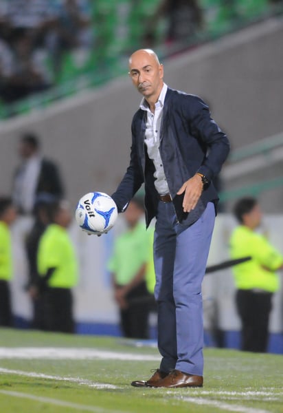 Pako Ayestarán no ha podido ganar en el torneo con Santos Laguna jugando como local, en la Liga MX. (Jesús Galindo)