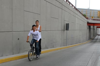 Acuerdos. La construcción del paso para peatones y ciclistas sobre el 11-40 iniciará en 2016. (EL SIGLO DE TORREÓN)