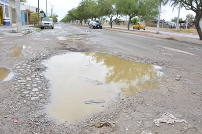 Para concretar la inversión en pavimentación y bacheo, Riquelme explica que ''etiquetaremos recursos federales de los programas Hábitat, así como del Impuesto Sobre Nóminas y del Fondo Metropolitano''. (ARCHIVO)