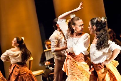 Completo. Mi Carmen Flamenca, es un espectáculo que logra combinar una historia coreográfica con un concepto contemporáneo, que hoy llegará a la Plaza Mayor. 