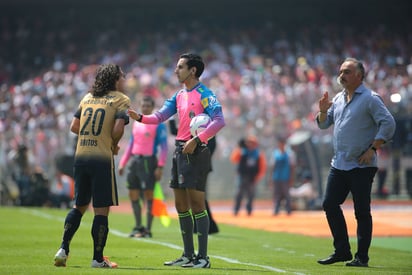 Tanto jugadores como cuerpo técnico saben del paso que llevan, pero están también conscientes que no han ganado nada. (Jam Media)