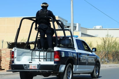 Libres. Policía Municipal detiene a dos con supuestos pantalones 'piratas', pero afectados demuestran autenticidad.