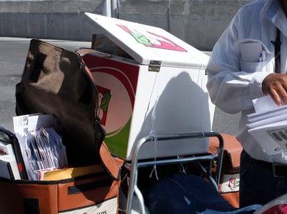 El Día del Cartero busca hacer un reconocimiento a la obra social de aquellas personas que son encargadas de llevar los mensajes esperados por los ciudadanos, muchas ocasiones sin importar las circunstancias o el ambiente. (ARCHIVO)