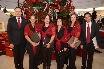 Omar, Yazmín, Luly, Lulú, Gabriela y Jesús