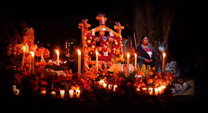 Maravillosa noche de muertos en la isla de Janitzio