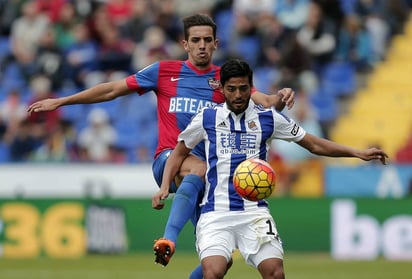 El mexicano Carlos Vela no tuvo suerte en la Copa del Rey. (EFE)